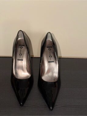 Studio Black Patent Pointed Toe Pumps with Sleek Shine